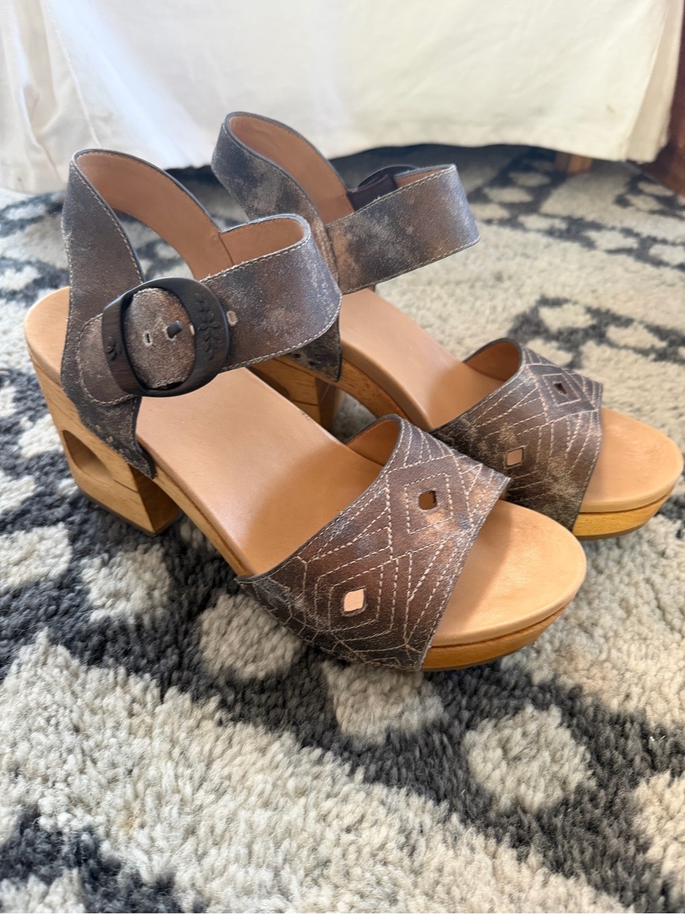 Dansko Metallic Gray Leather Block Heel Sandals with Buckle, size 40. $40